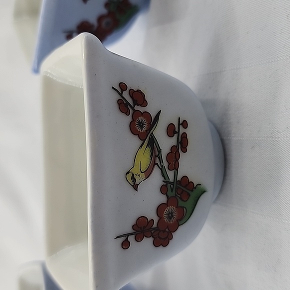 Vintage Blue Sake or Sauce Cups Made in China Yellow Birds - Picture 3 of 5
